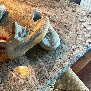 Yeezy 350 boost